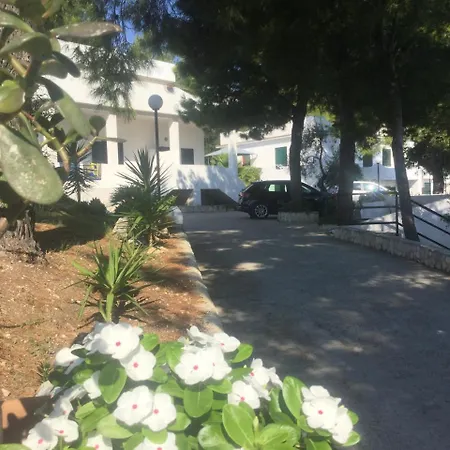 Lägenhetshotell Dolce Far Niente 3*